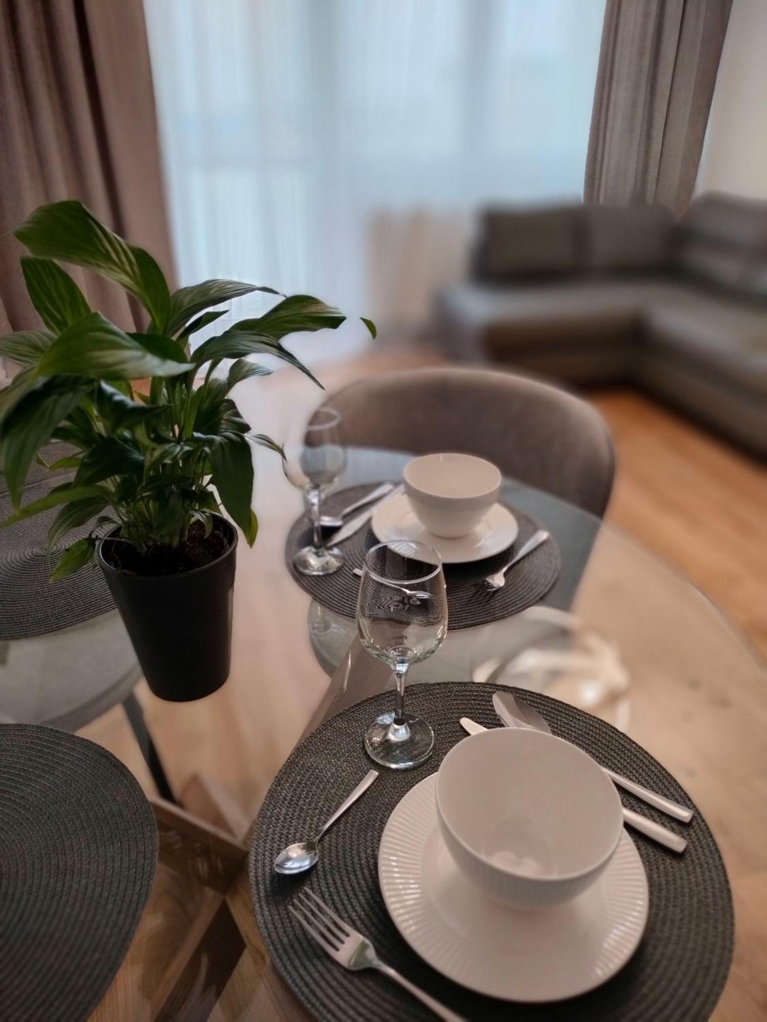 8 Pietro Self Check-in, Parking Apartment *