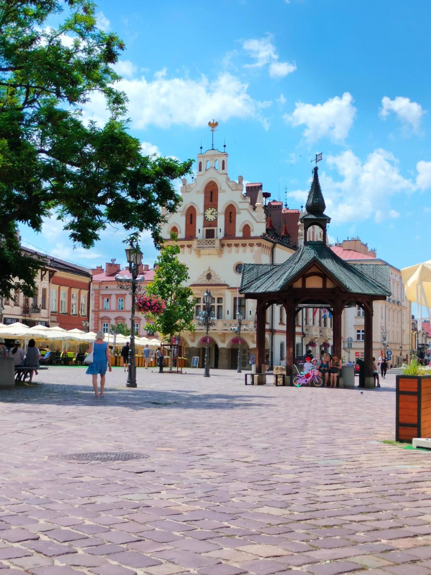 Apartment 8 Pietro Self Check-in, Parking Rzeszow